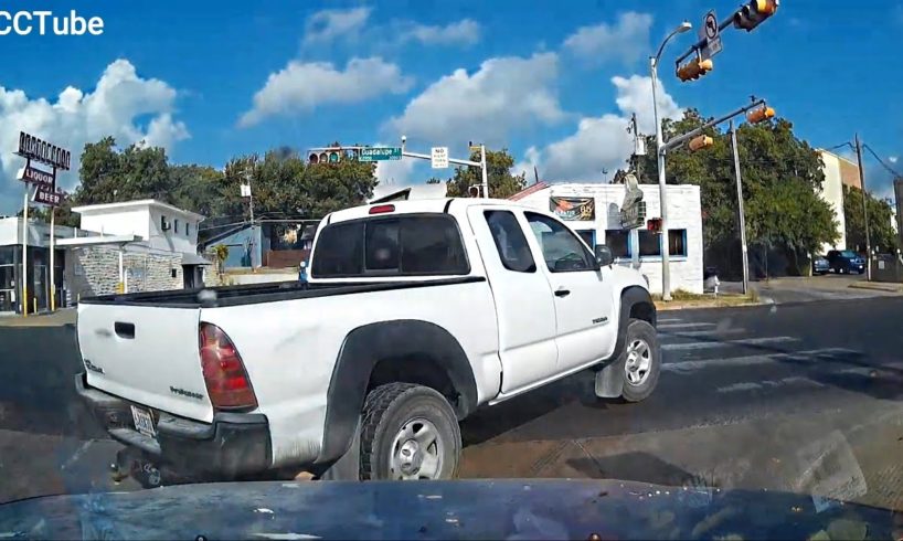 Ultimate North American Cars Driving Fails Compilation [Dash Cam Caught Video] #8