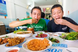 Ultimate Thai Street Food Tour - POPEYE SAUSAGE + Crazy Papaya Salad!! | Udon Thani, Thailand