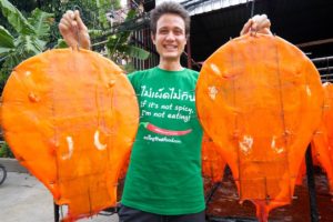 Unique Thai Food - DUCK GUITAR!! Extreme Crispy Skin in Bangkok!