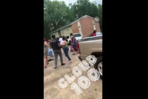 Viral Hood Fight With Weapons