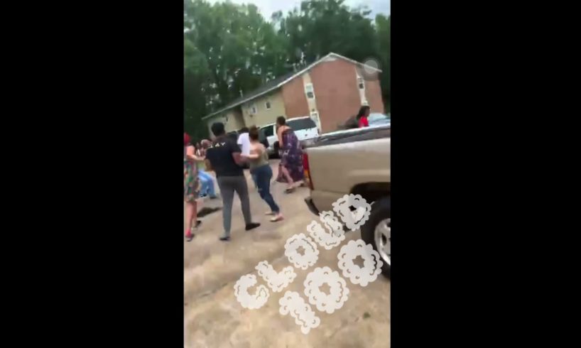 Viral Hood Fight With Weapons