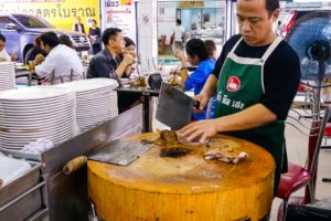 4th Generation Braised Goose in Bangkok: LEGENDARY Thai Chinese Food | ห่านพะโล้ ร้านฉั่วคิมเฮง