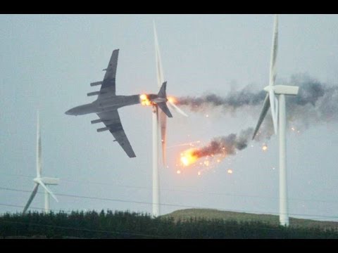 10 Airplane Crash fatal Compilation -  9 Pilot Error  Aircraft vs Ufo - Boeing 737 747 - 9 Emergency