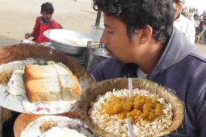 Famous Muri Ghugni 25 rs & Egg Toast 20 rs | Digha Sea Beach | Indian Street Food