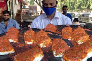 Mumbai People Enjoying Tasty Vada Pav | Price Start 50 rs Plate | Indian Street Food