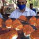 Mumbai People Enjoying Tasty Vada Pav | Price Start 50 rs Plate | Indian Street Food