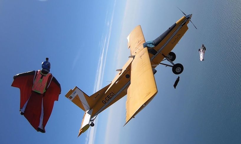 Skydivers Intercept Plane & More! | Awesome Archive