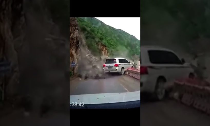 A Rockslide On Toyota Land Cruiser Adventure Disaster - Escape From Death | YesFor2ndChance #shorts