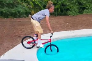 TRY NOT TO LAUGH WATCHING FUNNY FAILS VIDEOS 2021 #126