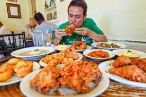 The Best FRIED CHICKEN in America!! 🍗 Soul Food at Willie Mae’s in New Orleans!