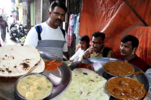 Famous Street Food Of India Only 25 Rs/ Plate | Kolkata Bara Bazar Veg Food Stall