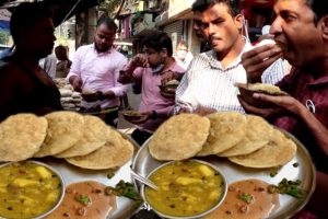 Garma Garam Kachori with Alu Curry | Kolkata People Enjoying It | Indian Street Food