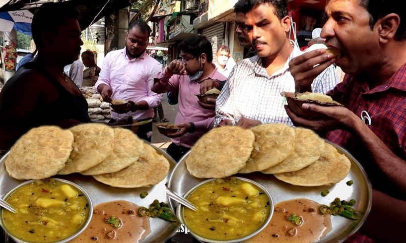 Garma Garam Kachori with Alu Curry | Kolkata People Enjoying It | Indian Street Food