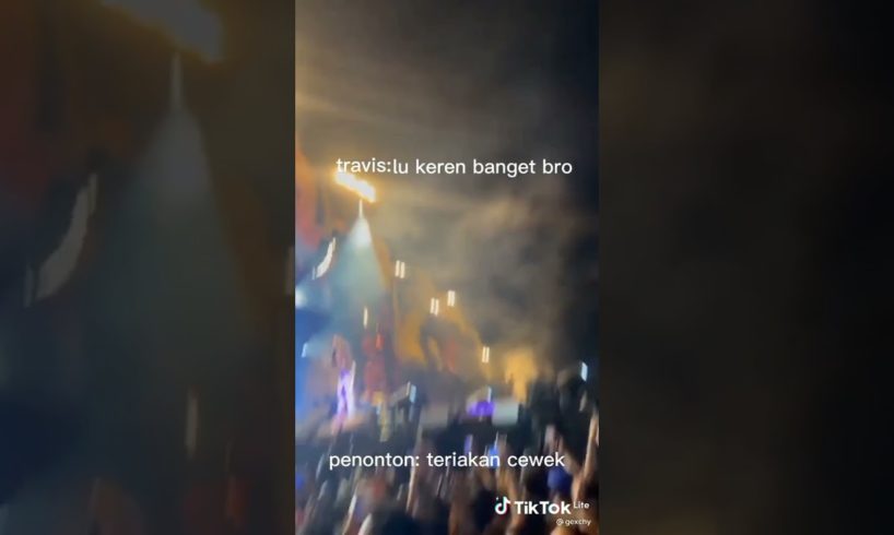 Travis Scott Fans screaming for Help during concert #RIP #CONCERT #TRAVISSCOTT