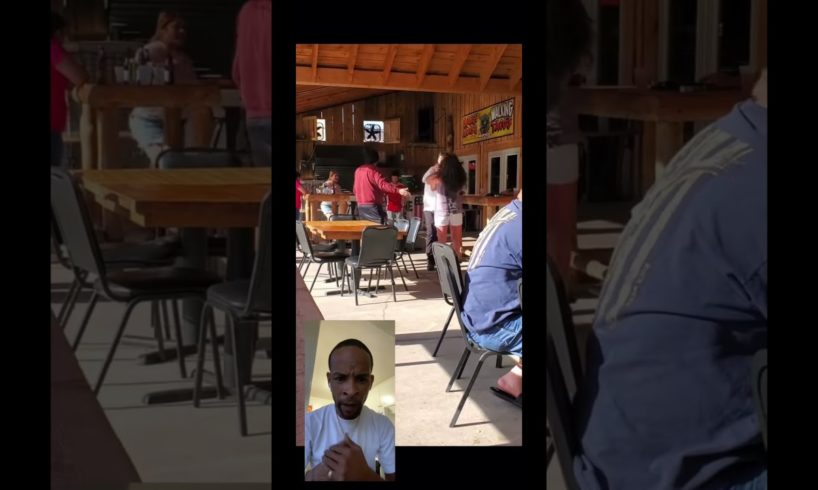 White hood fight #hoodfight #viral #viralvideo #dababy #youngdolph #ghetto #funny #funnyvideo ￼