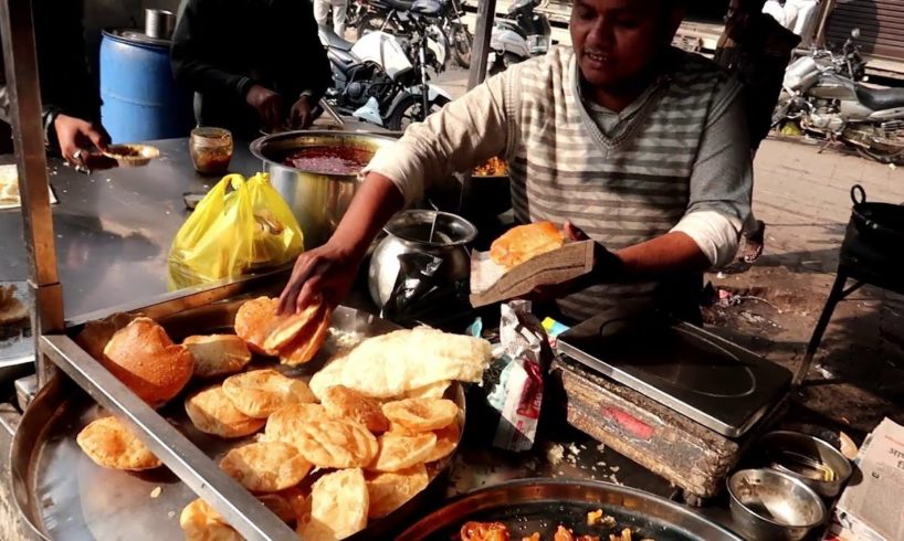 It's A Kanpur Street Breakfast Time | 4 Puri 20 rs & 100 Gram Big Paratha 15 rs | Indian Street Food