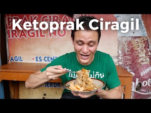 Jakarta Street Food - FAMOUS KETOPRAK at Ketoprak Ciragil in Jakarta, Indonesia!