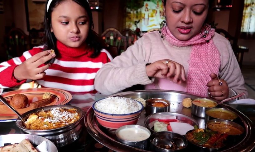Fantastic Veg Food in Kanpur | " Shekhawati Rajasthani Thal " 400 Rs Plate | Pandit's Hotel