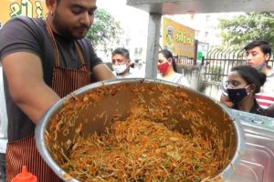 People Enjoying Surat Special Best " Chinese Bhel | 20 Rs/ Plate | Indian Street Food