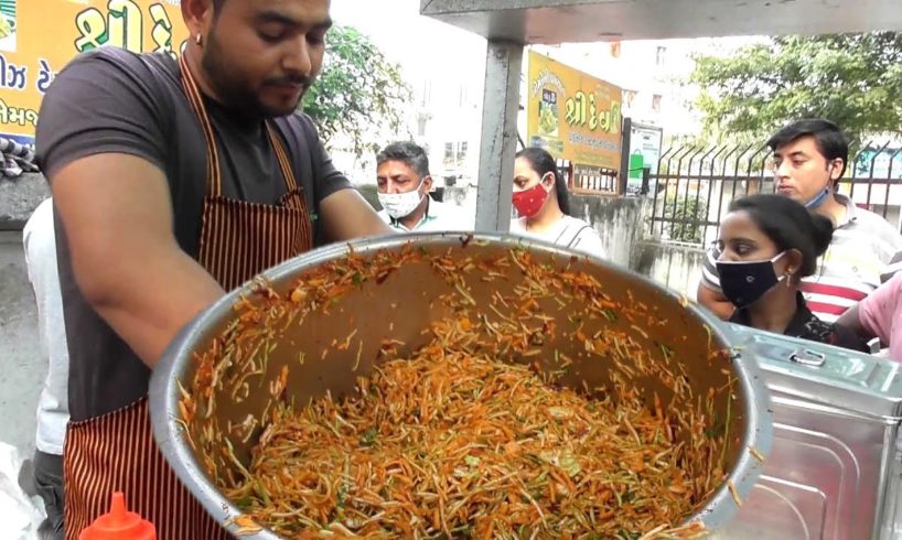 People Enjoying Surat Special Best " Chinese Bhel | 20 Rs/ Plate | Indian Street Food