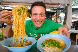 Asian Street Food - EGG NOODLES + SAMOSAS! | Friday Morning Market in Chiang Mai, Thailand!