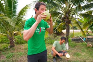 Best Thai Food!! BACKYARD FOOD JUNGLE - Inspirational Organic Living in Thailand!!