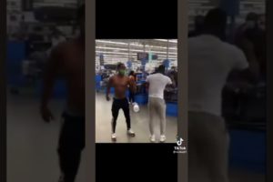 Hood Girl Fight In Walmart