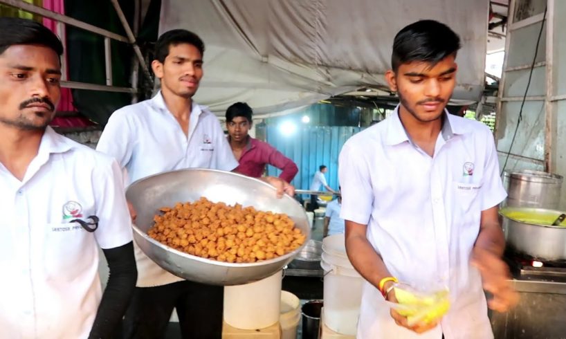 " Santosh Pakodewala " | 300 Plates Finished an Hour | 25 Rs/ Plate | Nagpur Street Food