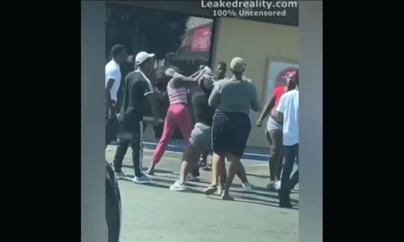 Black Woman start a fight in the hood