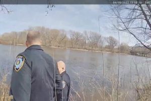 Body cam video: Man drives car into Milwaukee River near Lincoln Park