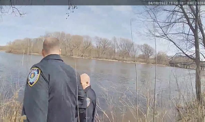 Body cam video: Man drives car into Milwaukee River near Lincoln Park