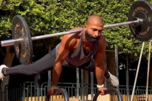 Man ﻿Planks With Barbell On Neck | Best Of The Week