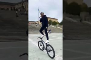 PEOPLE ARE AWESOME (Cycling Edition) | Insane Bike Moments