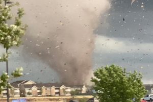 DESTRUCtIVE TORNADO in Andover Kansas extreme close-range!