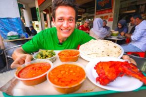 Indian Street Food in Singapore!! KING OF CHAPATI - Best Food in Little India!!