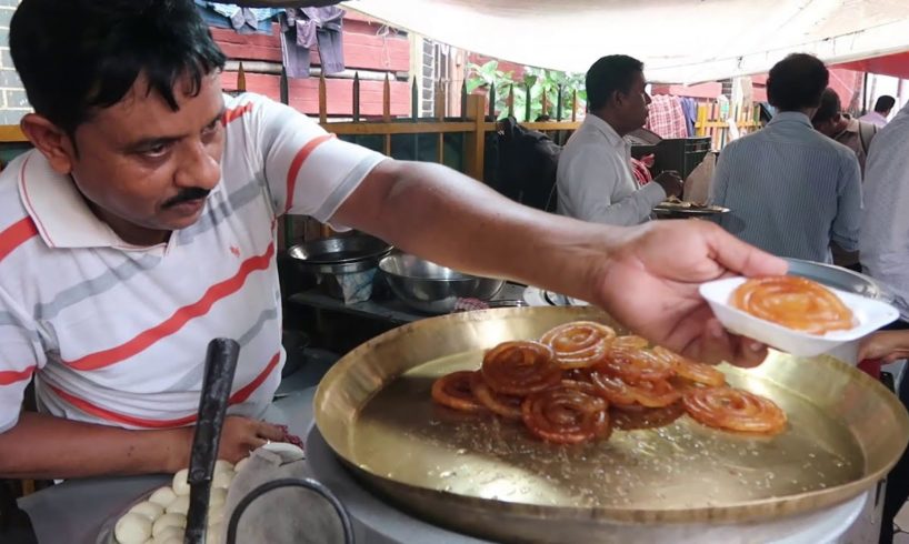 Garma Garam Hing Kachuri in Kolkata Street | 25 Rs/ Plate | Indian Roadside Food