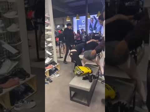 Girls Fight Over MTS-Pain in Houston Mall