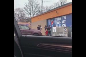 How you get jumped & still Win?!💪🏾💪🏾💪🏾 😂🤣😂🤣 #fights #gasstation #streetfights #hoodfights