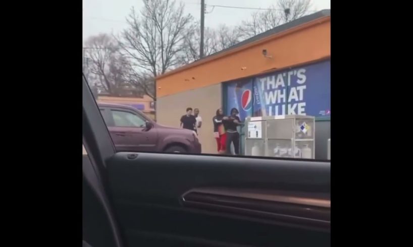 How you get jumped & still Win?!💪🏾💪🏾💪🏾 😂🤣😂🤣 #fights #gasstation #streetfights #hoodfights