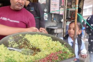 It's a Breakfast Time in Indore | Sada Pohe 10 Rs/ Only | Indian Street Food