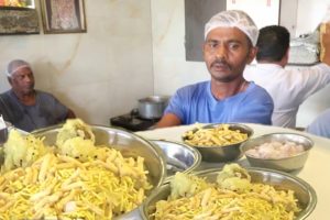 Poha with Chai Best Breakfast Time in Indore | Prashant Nashta Corner | Sada Puha 17 Rs| Usal 30 Rs/