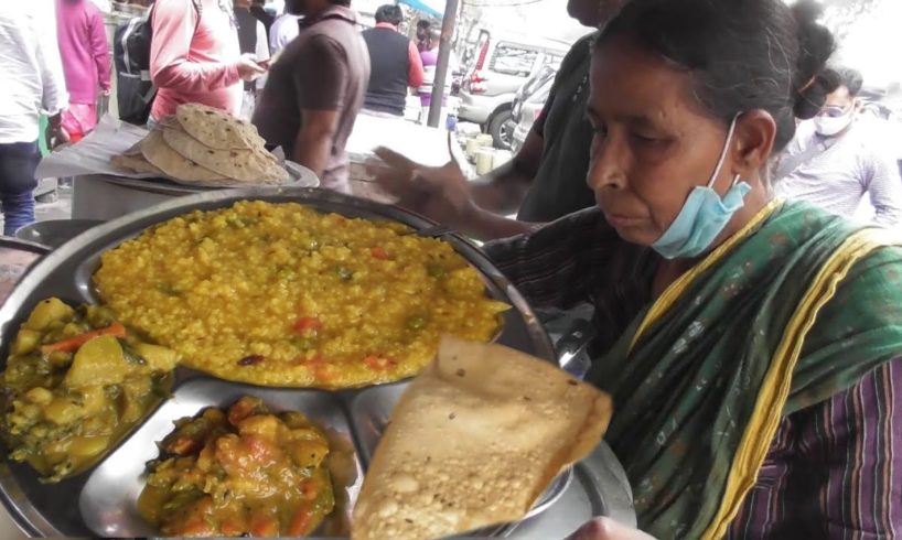 80 Years Old Most Hard Working Kolkata Woman | Khichuri Rice @ 30 rs plate | Indian Street Food