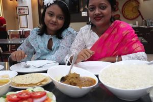 Kosie Khelam Koshe Kosha Sodepur e | Rice | Dhakai Mutton | Vetki Fish | Mocha | Mcaher Matha Dal