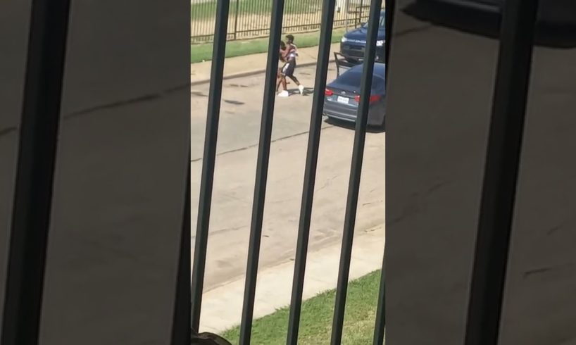 fight In Ridgecrest Apartments she not playing Hood fighting him in Oak Cliff Tx #fight #oakcliff#