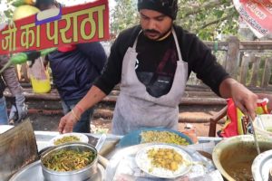 Mata Ji Ka Paratha | Lucknow Street Breakfast Time | 10 Rs/ Plate ( Porota & Chawal )