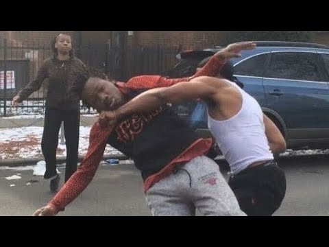 Hood Street Fight #worldstarhiphop #streetfights #brawl #viralvideos (Baton Rouge,Louisiana)