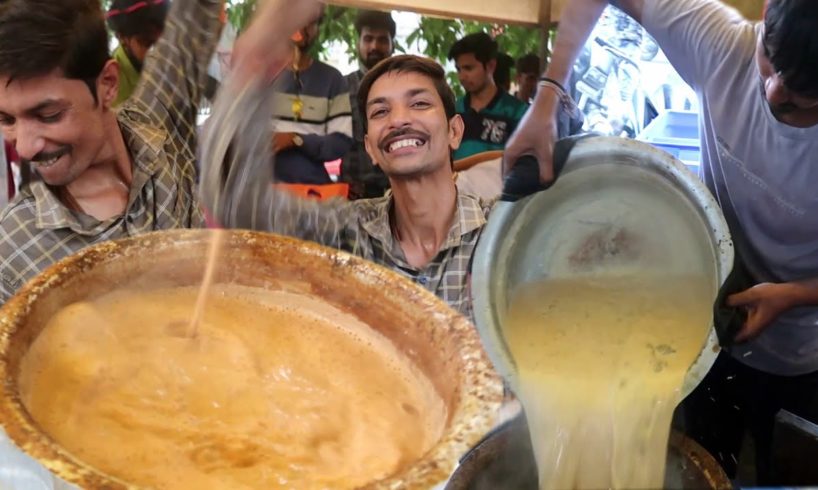 Nachte Nachte Chai Sell Karta Hai  Famous Indore Dancing Chaiwala  10 Rs Glass