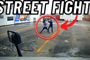 STREET FIGHT because of MONEY caught on camera | ROAD RAGE & Unexpected Moto Moments 2022 | Ep.92