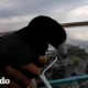 Pescador gentil le da una segunda oportunidad a un pájaro | El Dodo