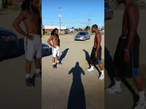 Another Fight in da hood over $10